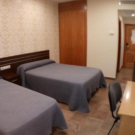Hostal Venecia II Monzón Extérieur photo