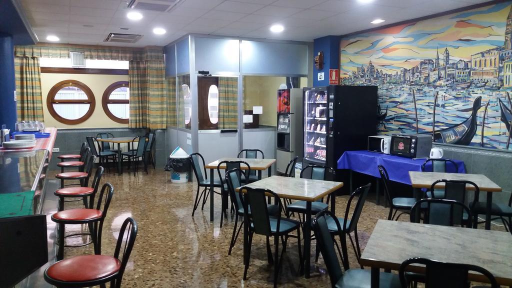 Hostal Venecia II Monzón Extérieur photo