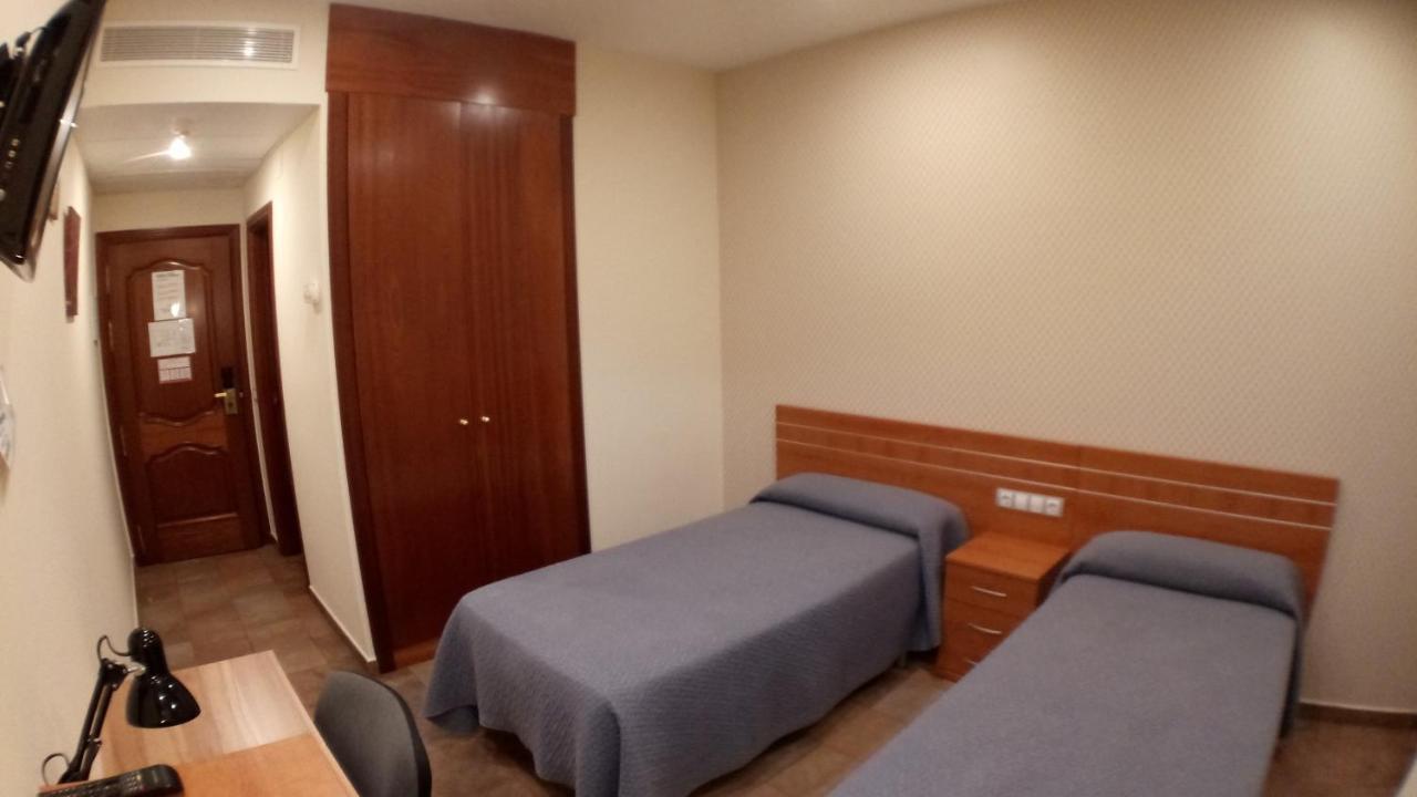 Hostal Venecia II Monzón Extérieur photo
