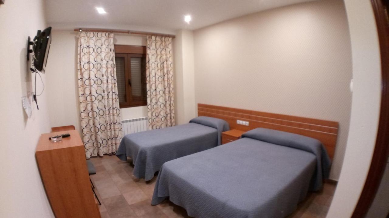 Hostal Venecia II Monzón Extérieur photo