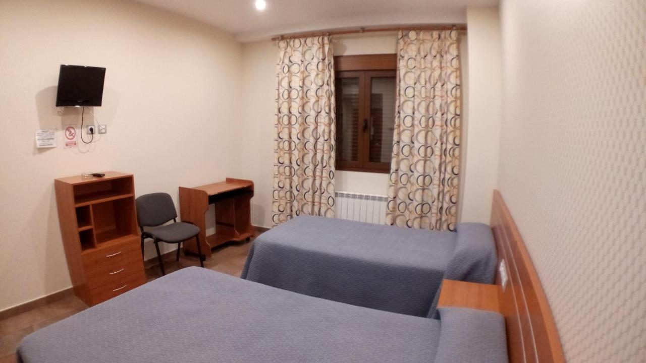 Hostal Venecia II Monzón Extérieur photo