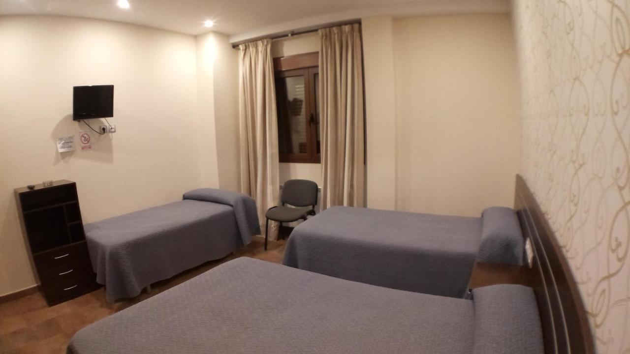 Hostal Venecia II Monzón Extérieur photo
